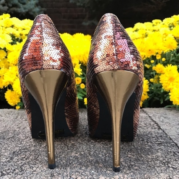JUST FABULOUS 7.5 Copper Sequins Platform Pumps Size 7.5 - Picture 6 of 16